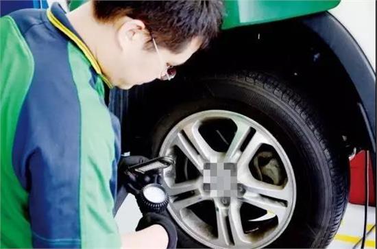 汽车夏日气压多少合适